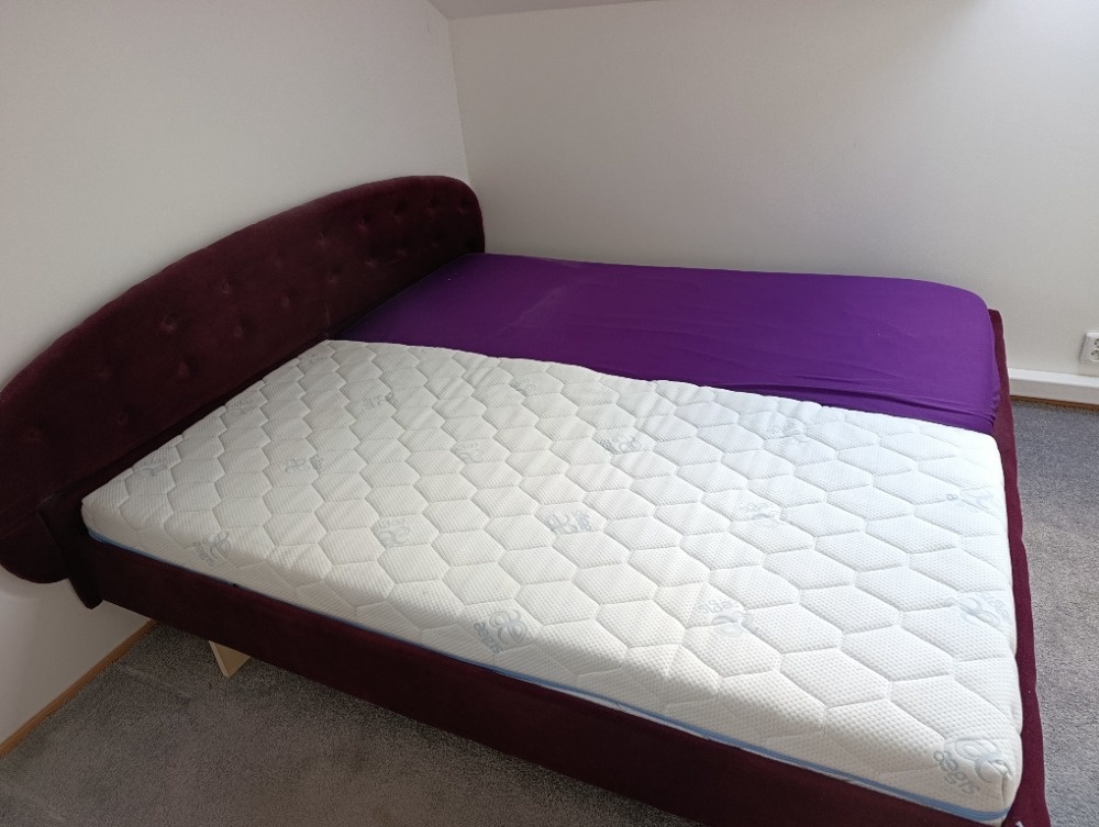 Postel / dvojlůžko - 2