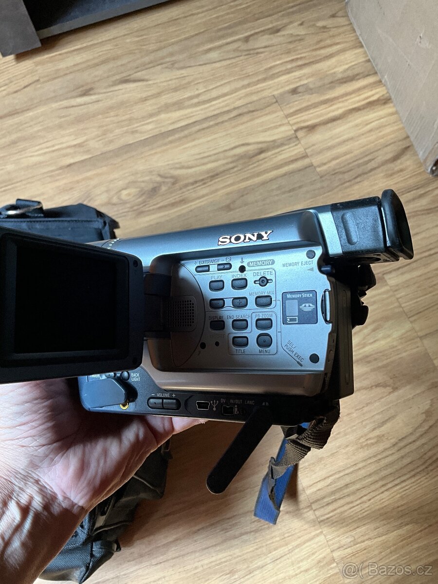 SONY DCR-TRV330E - 2