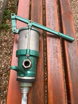 Ruční pumpa na naftu - 2