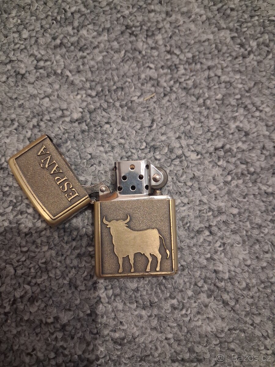 Zapalovač replika Zippo, España - 2