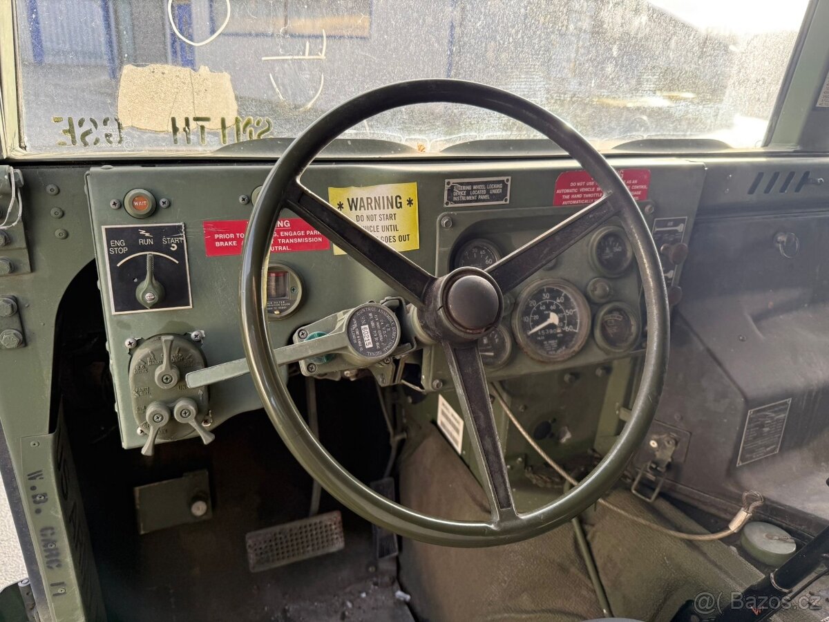 Hummer Humvee