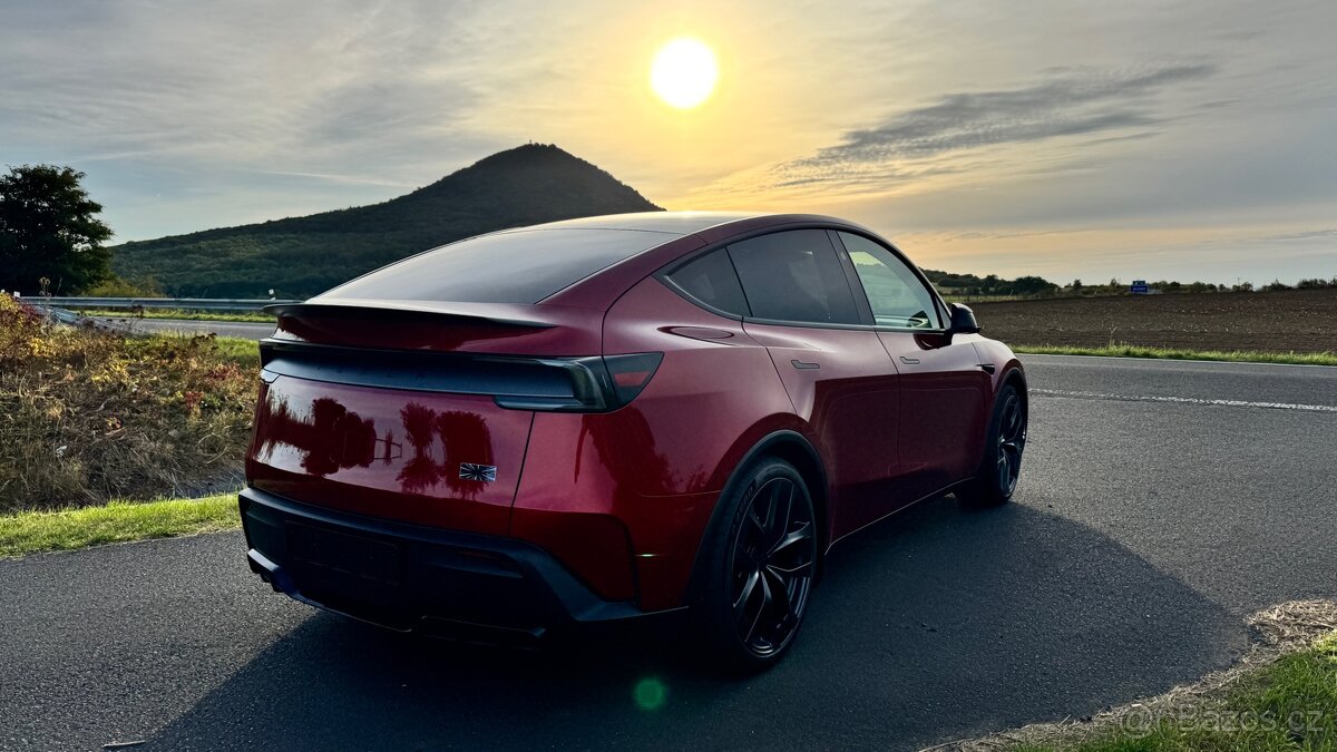Tesla Y Juniper Performance - půjč si mě - 2