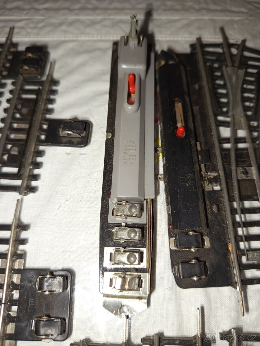 Nabízím tyto TT koleje, výhybky a návěstidla - 2