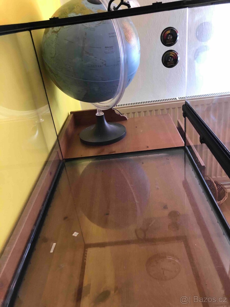 Terárium 90×45×45 s vybavením - 2