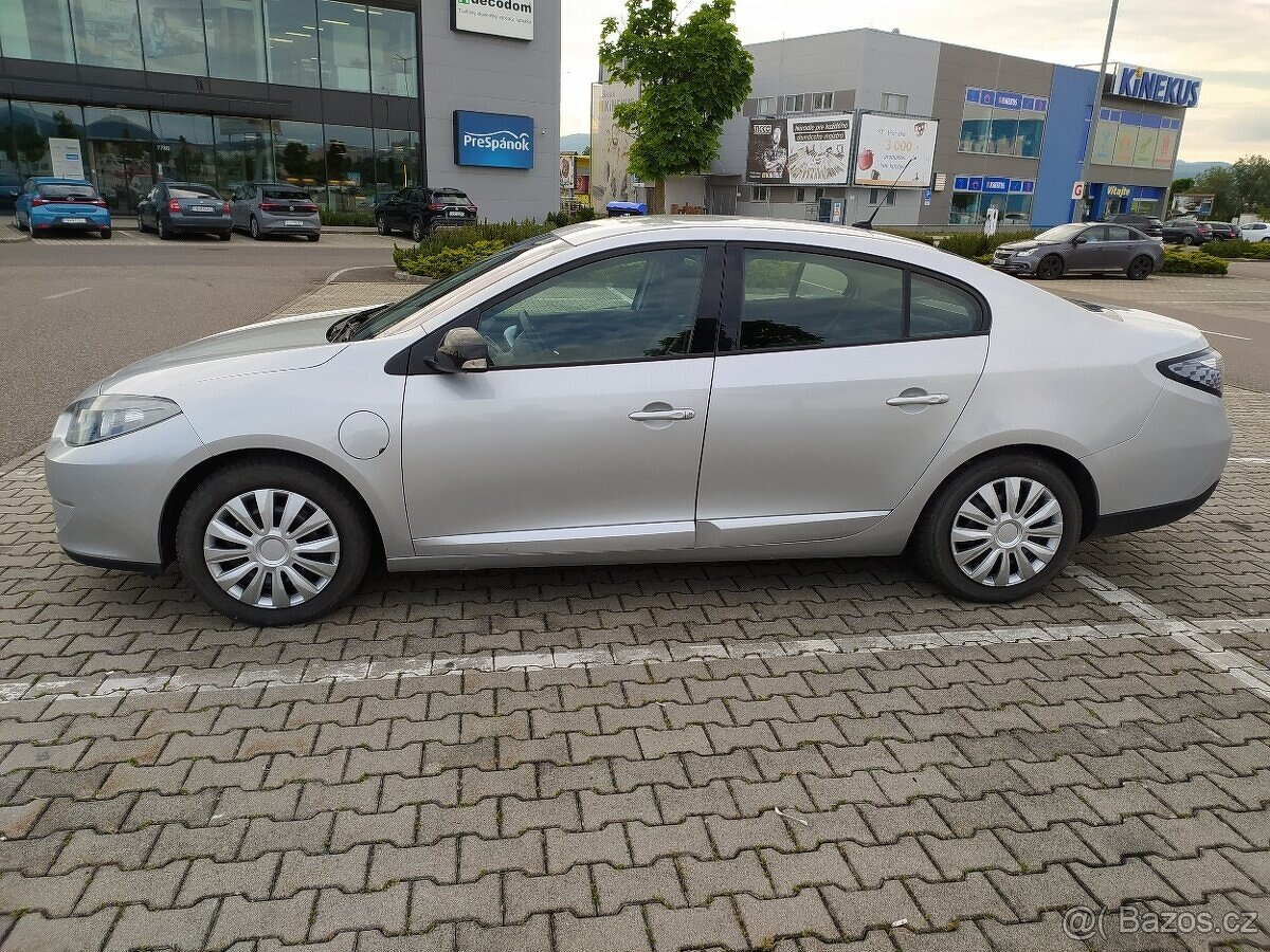 Elektromobil Renault Fluence Z.E. r.v.2012, dojazd 50km - 2