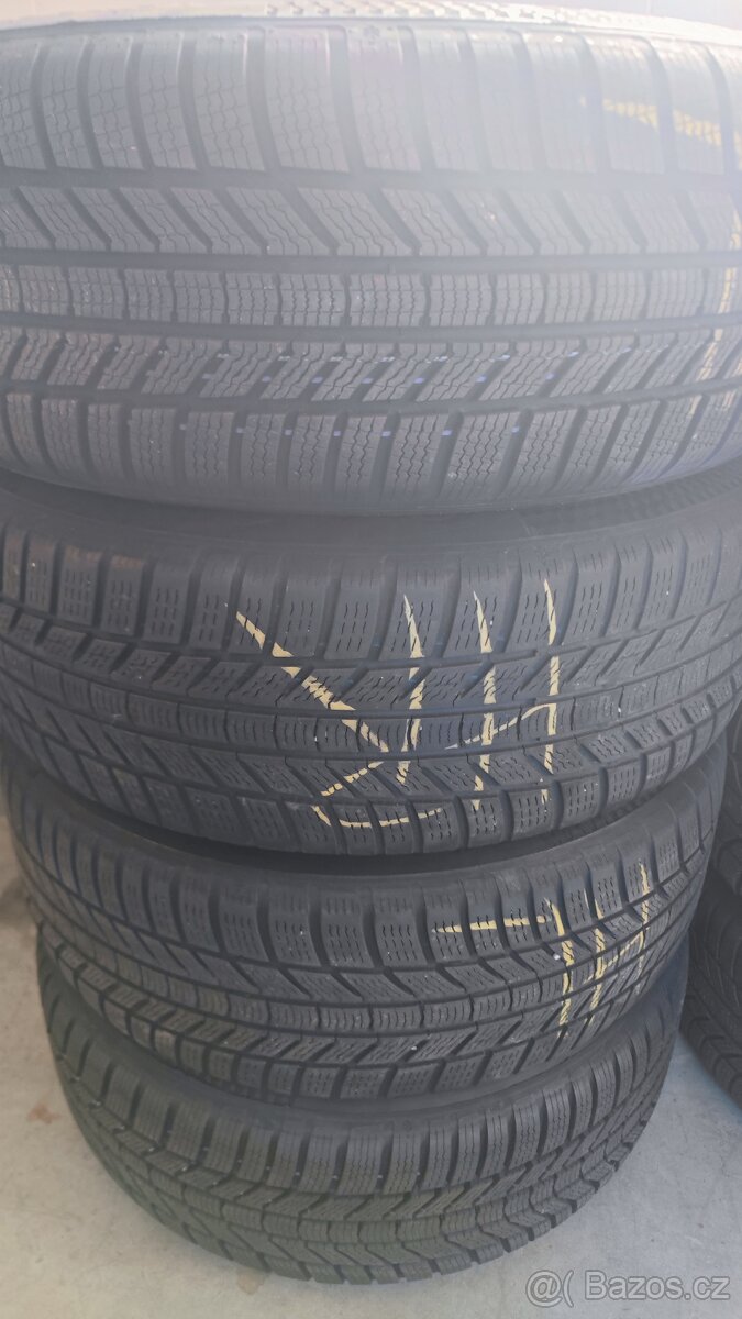 VW Passat R17 215/55/17 zimni pneu - 2