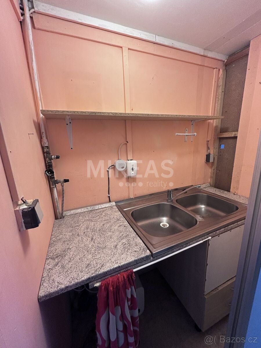 Nymburk, prodej dvou prodejních stánků, 42 m2, okr. Nymburk - 2