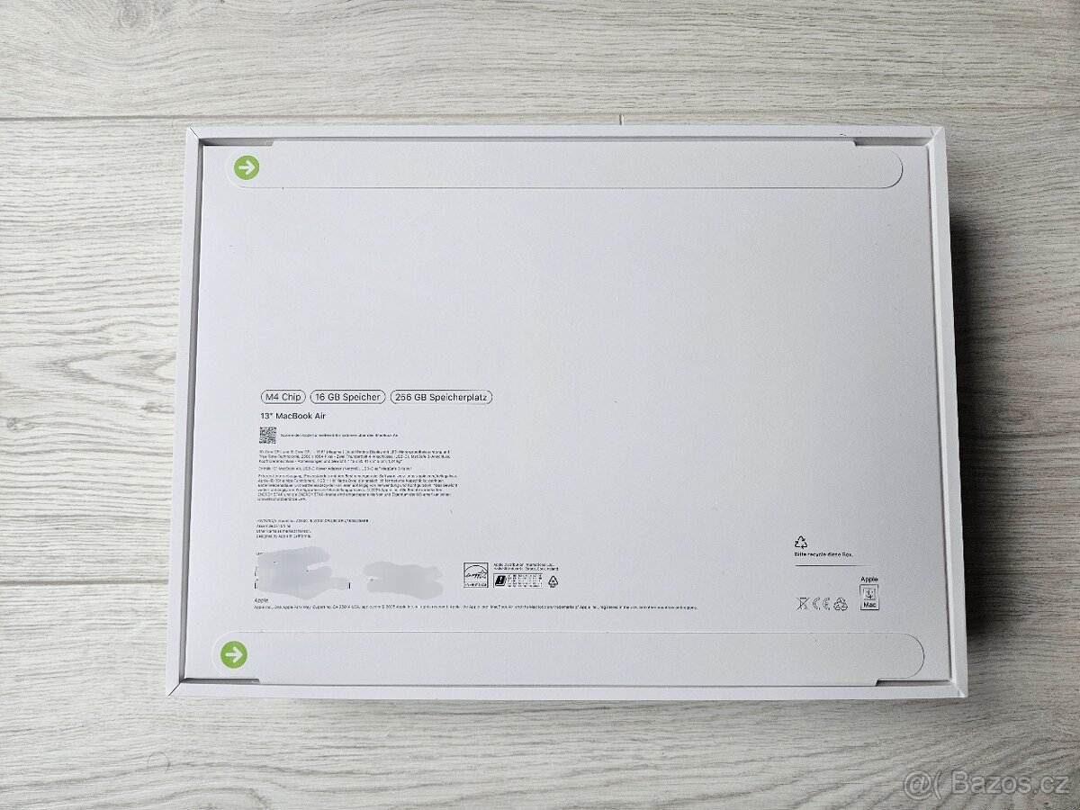 Nerozbalený Apple Macbook Air M4 13" 256GB Silver - 2