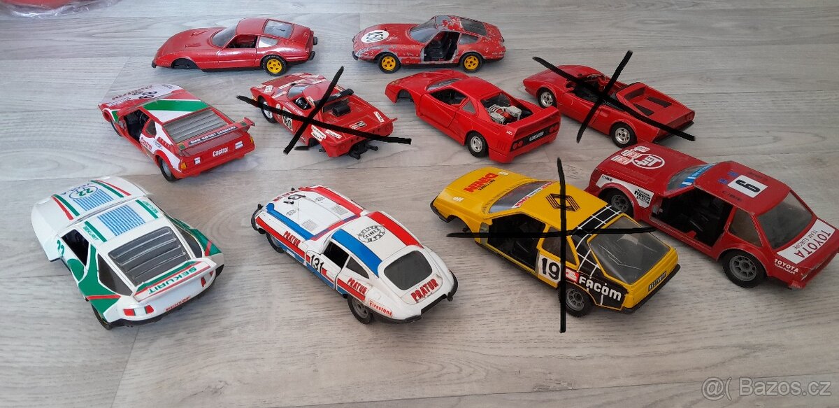 autíčka - modely Polistil Itálie 1/24 na díly - 2