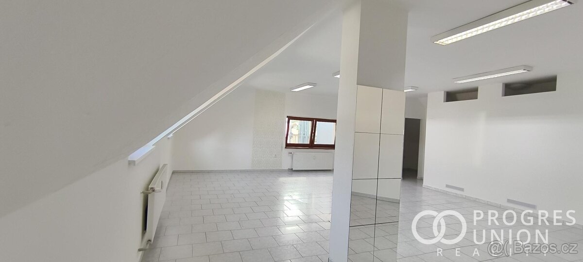 Nabízíme k pronájmu nebytové prostory 75 m2, v centru Rožno - 2