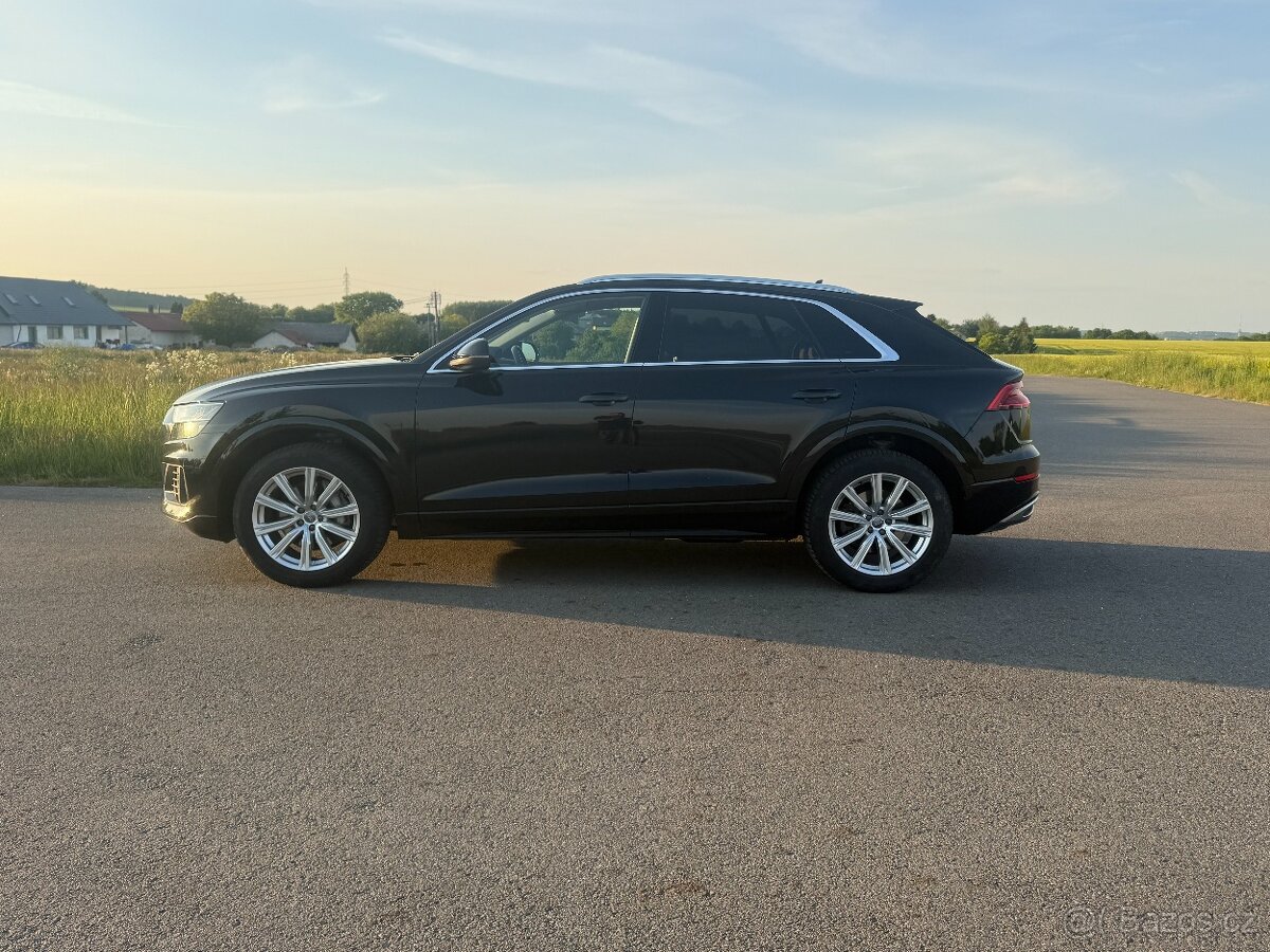 Audi Q8 3,0 TDi 210 KW Quattro rv 2021 V - 2