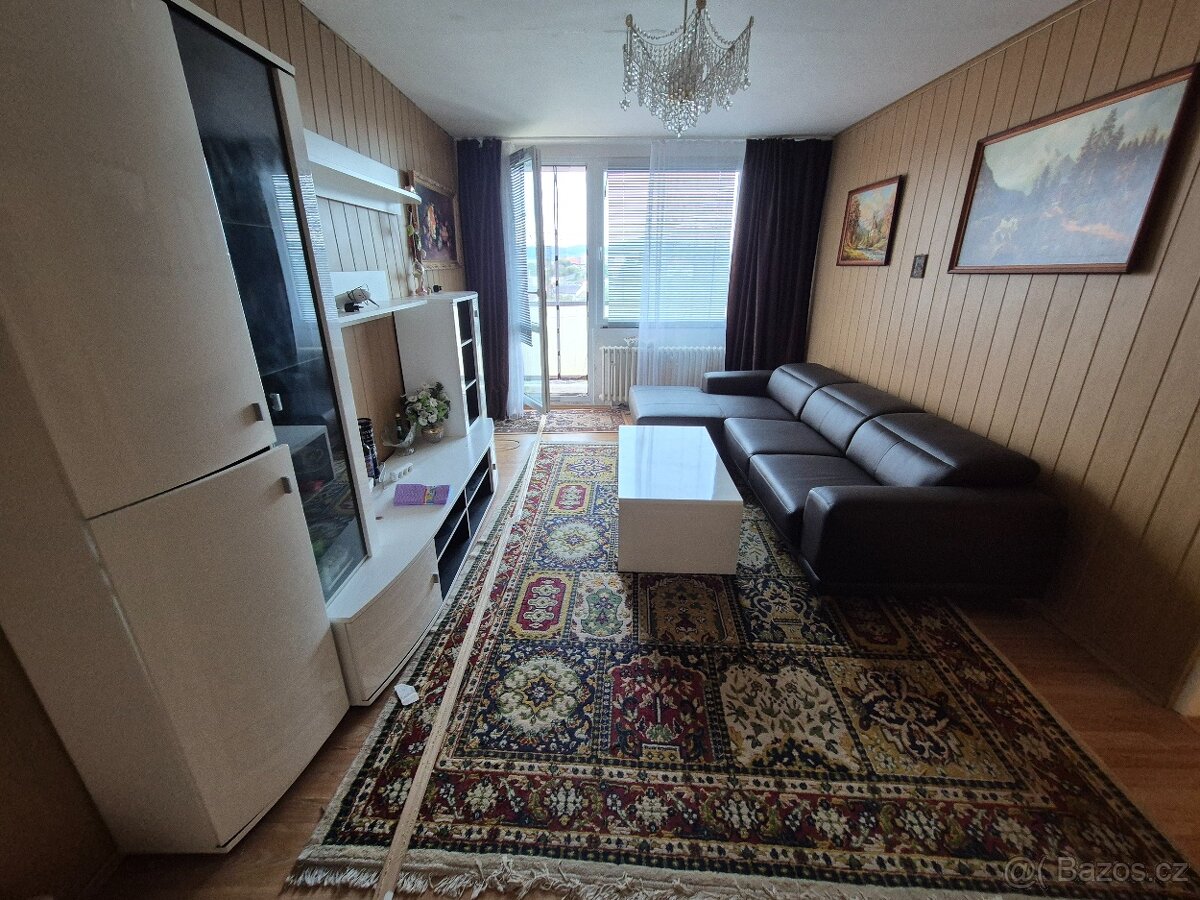 K prodeji bytová jednotka Č. 200/10 je byt v 3.NP podlaží. - 2