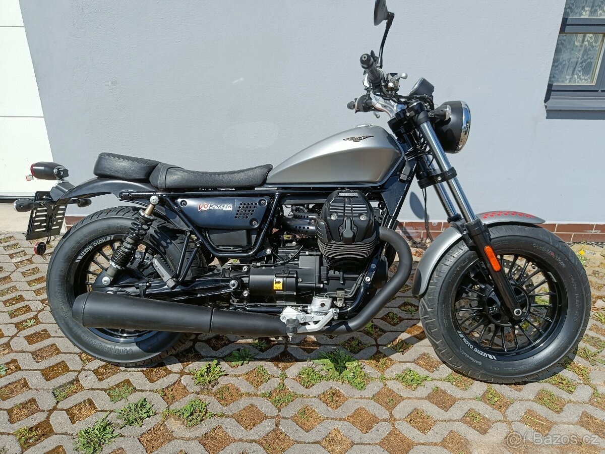 Moto guzzi v9 bobber - 2