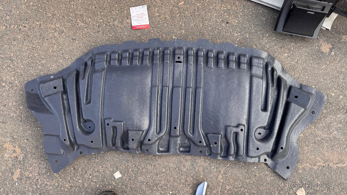 Kryt pod motor Mercedes w212 - 2