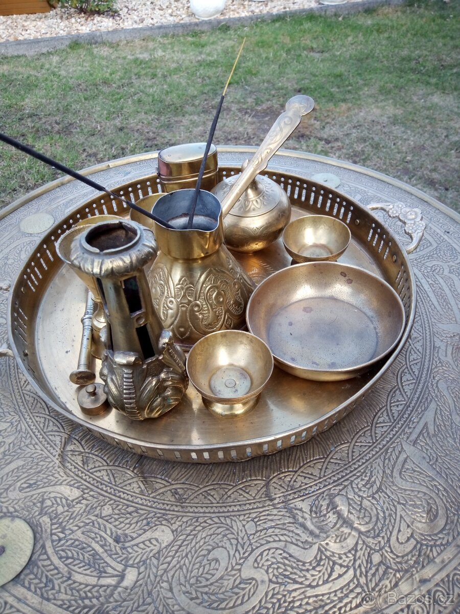 Čajový stolek s příslušenstvím - 2