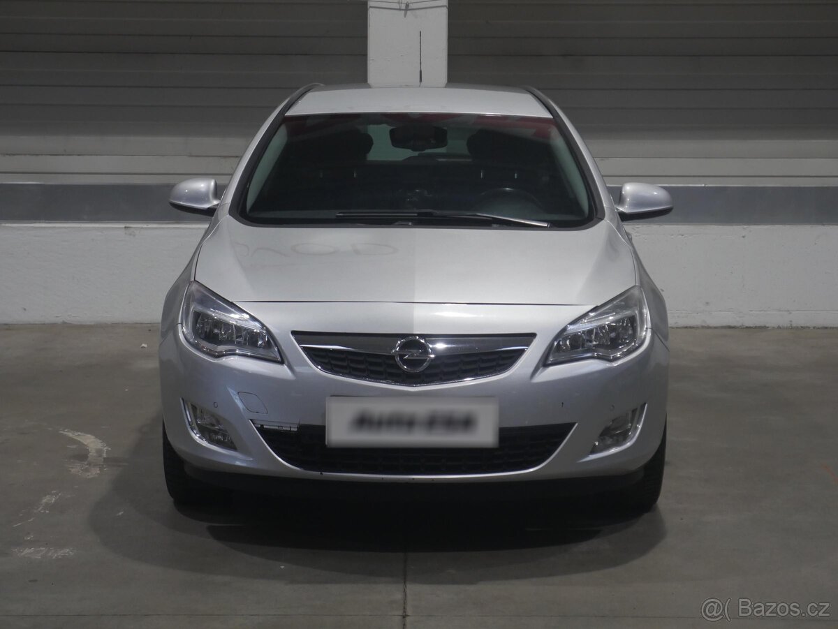 Opel Astra 1.4T , 103 kW benzín, 2011 - 2