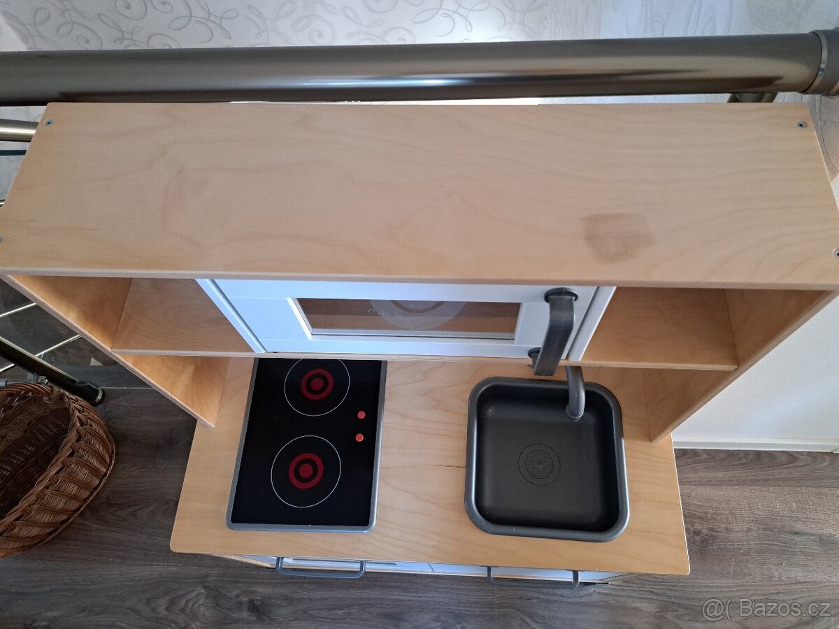 Dřevěná kuchyňka Ikea - 2