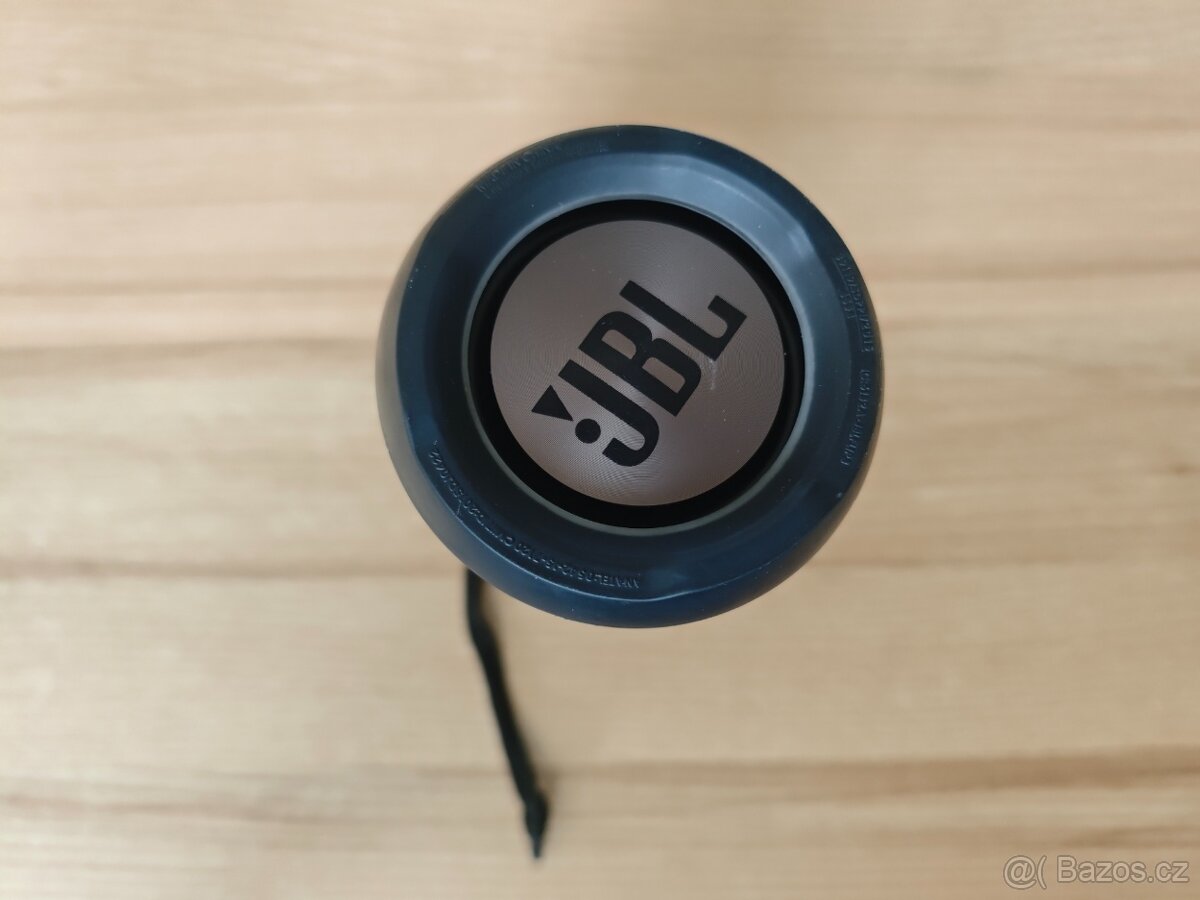 Podám reproduktor JBL - 2