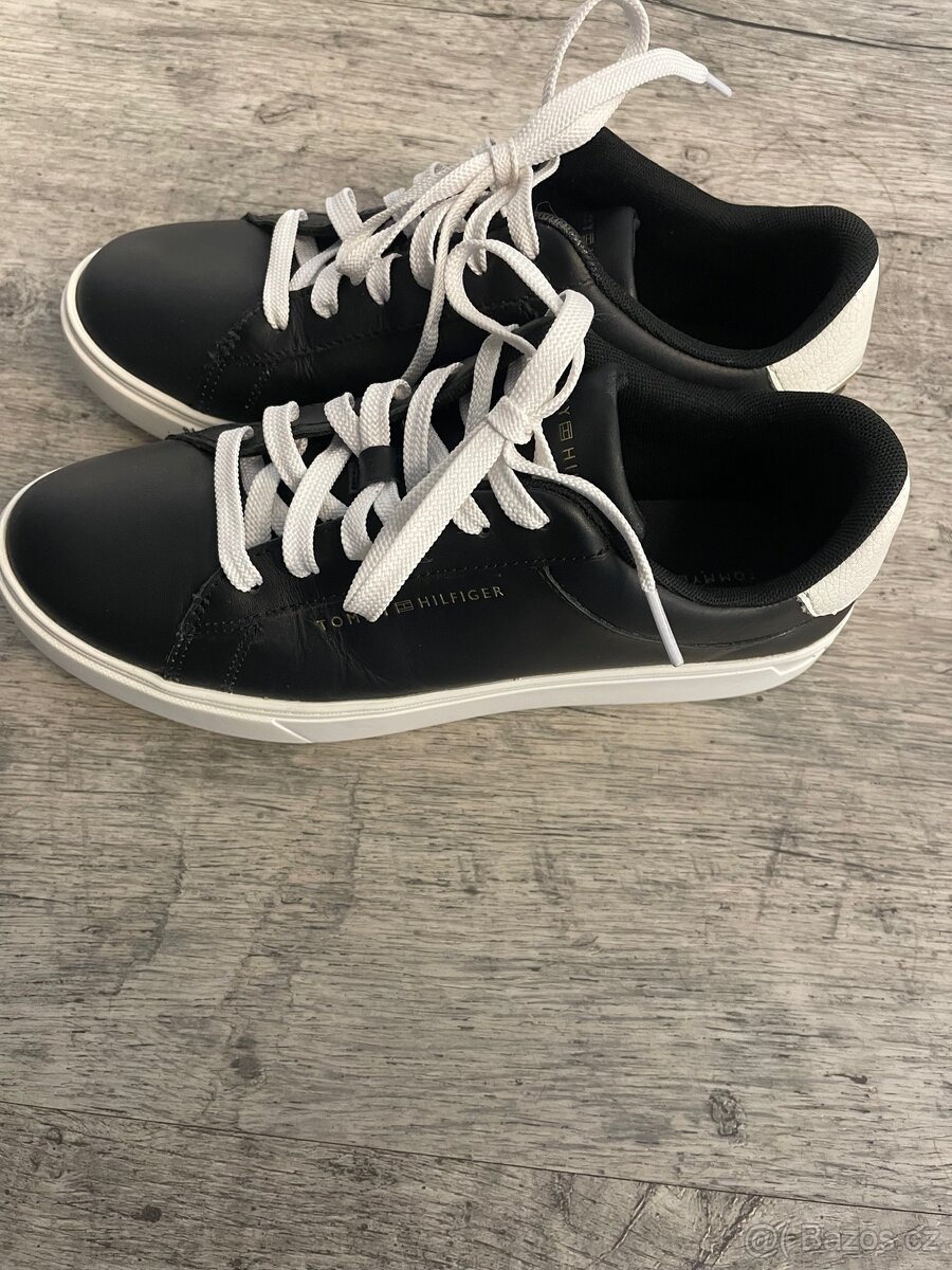 Kecky Tommy Hilfiger - 2