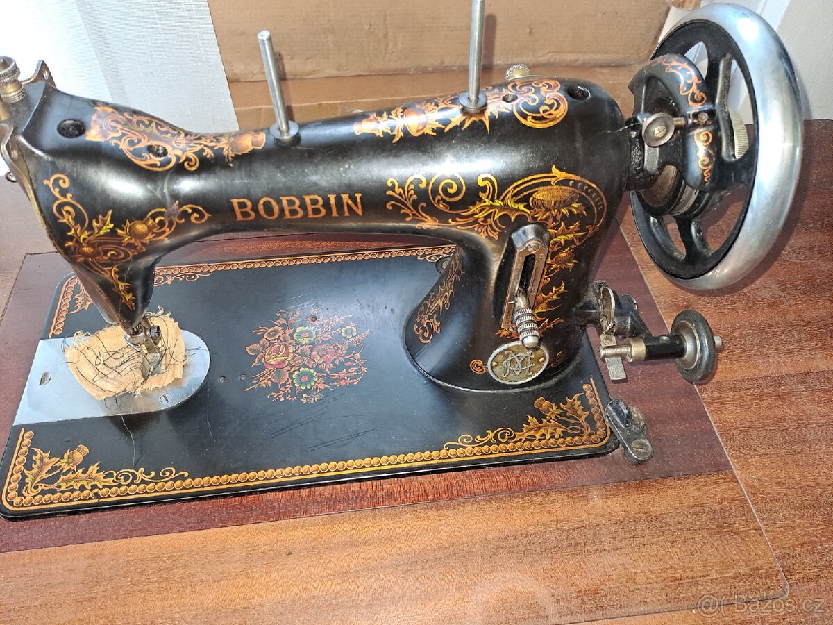 Prodám starožitný šicí stroj BOBIN - 2