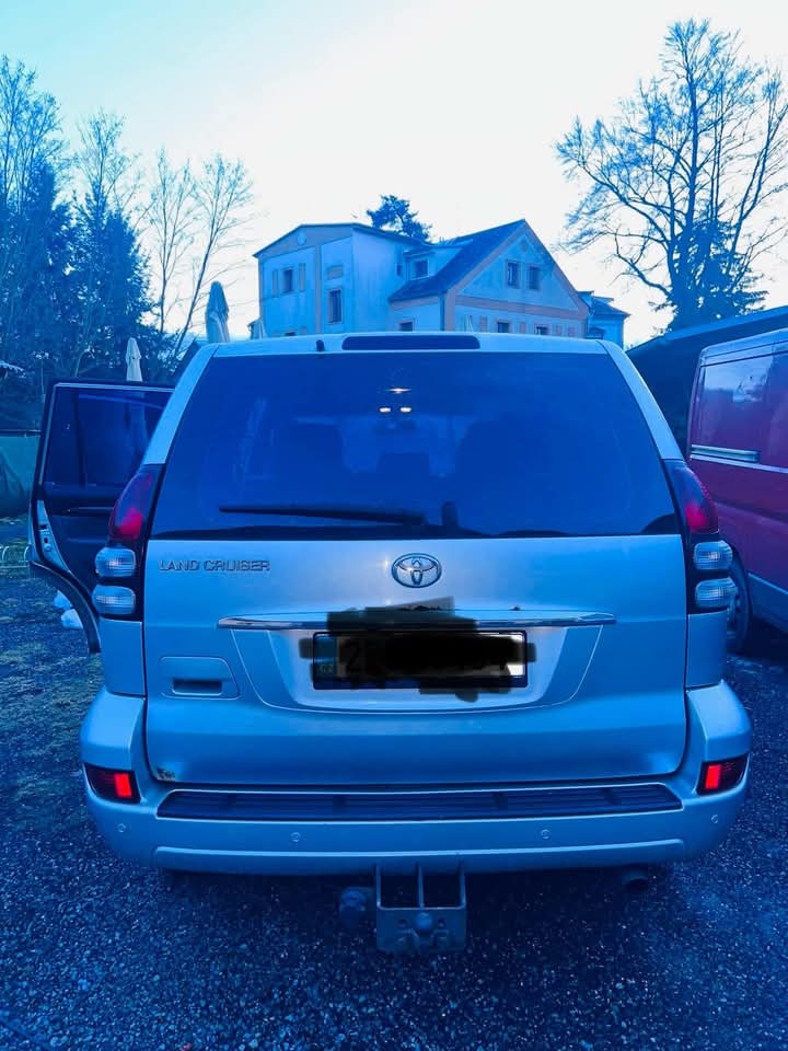 Toyota LC 120 benzín 6V - 2