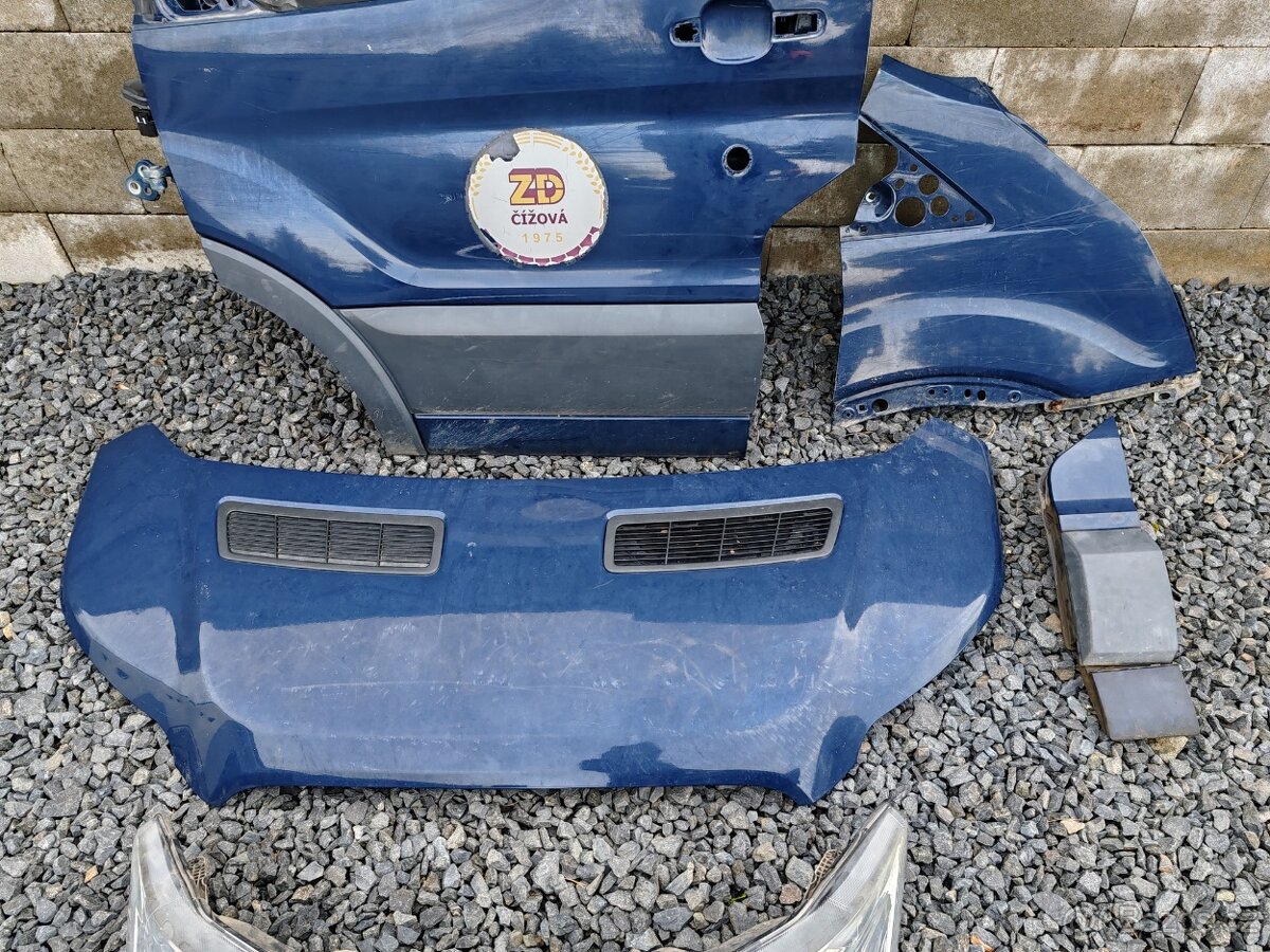 Ford Transit Rok 2015 Kapota,Světla,Blatník - 2