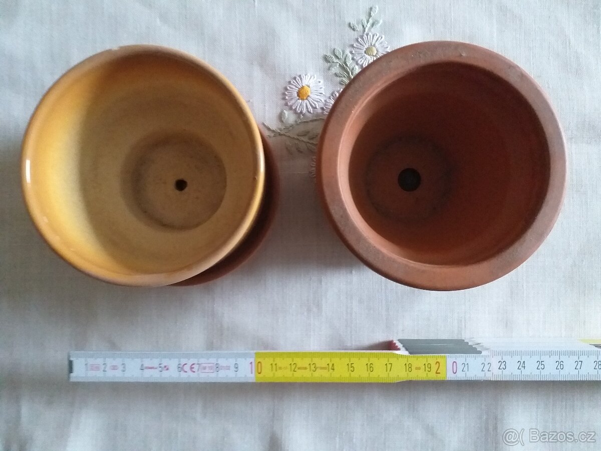 Malé květináče s miskou - 2