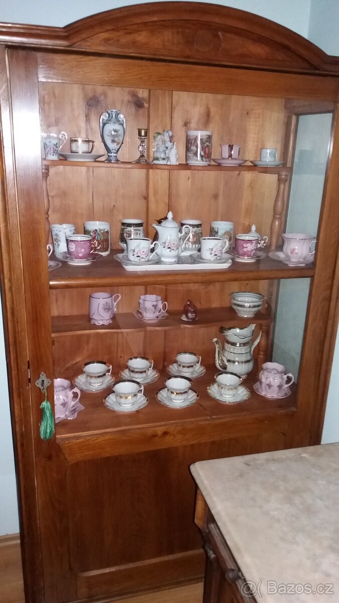 Prodám starožitný nábytek - 2