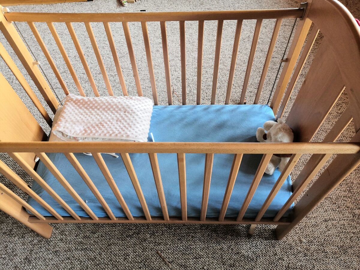 Dětská postýlka z masivu - 2