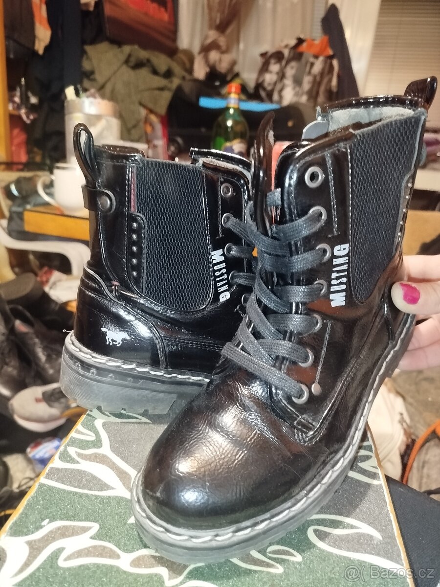 Šněrovací polokozačky Mustang vel.37 - 2