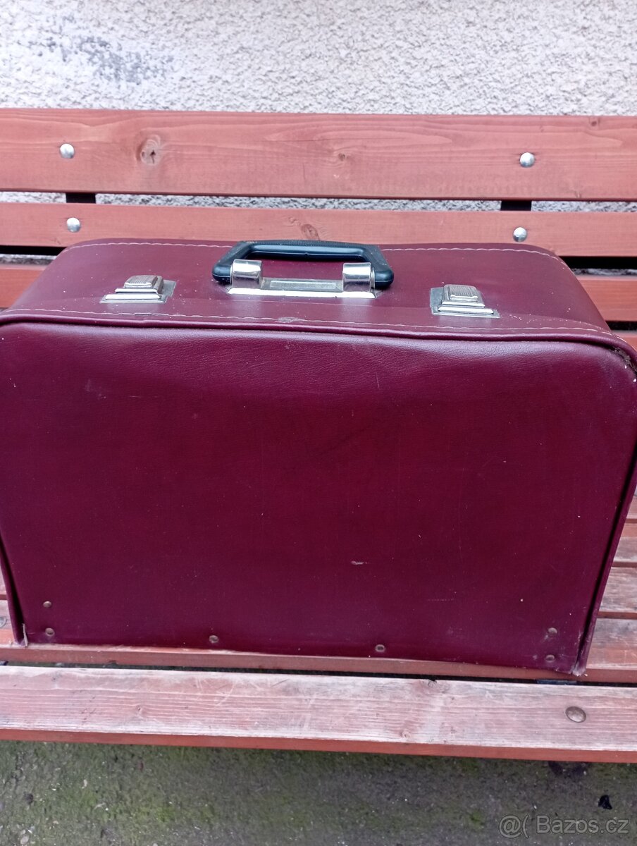 Kufříkový šicí stroj - 2