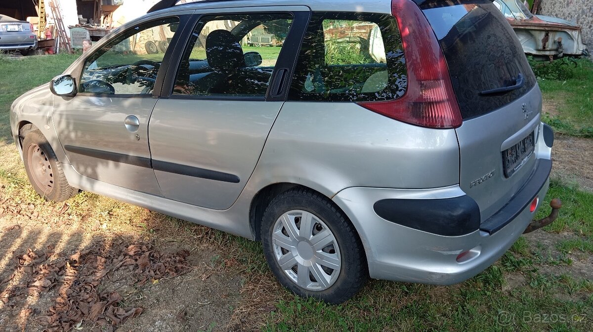 Peugeot 206 1.4hdi na díly bez TP - 2