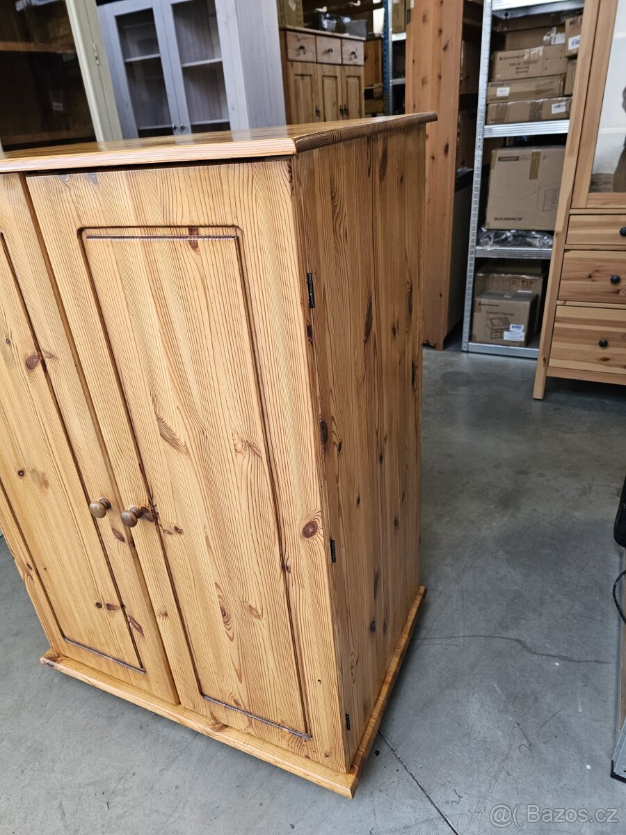 Dřevěná skříňka - 2