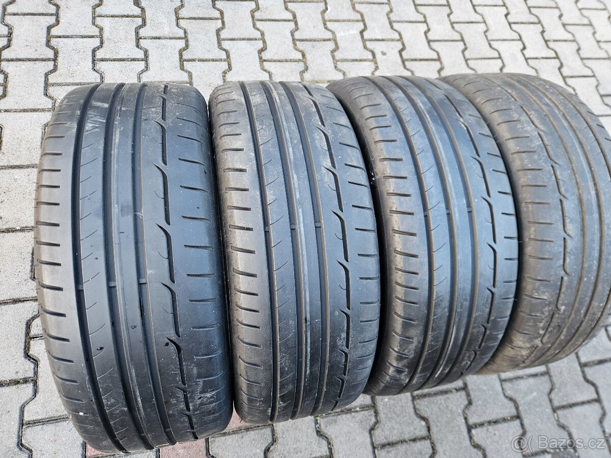 Letní pneu Dunlop 225/45/19 - 2