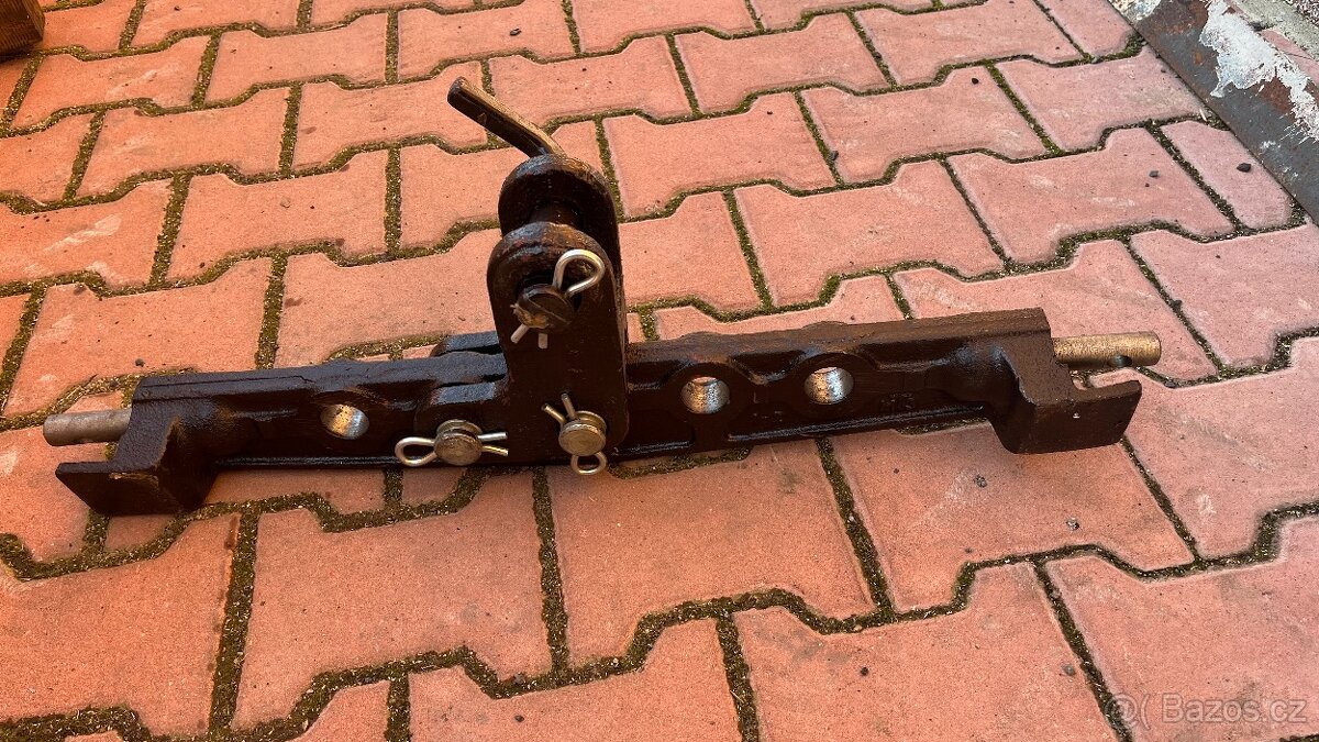 Traktorový závěs, pravítko litinové - 2