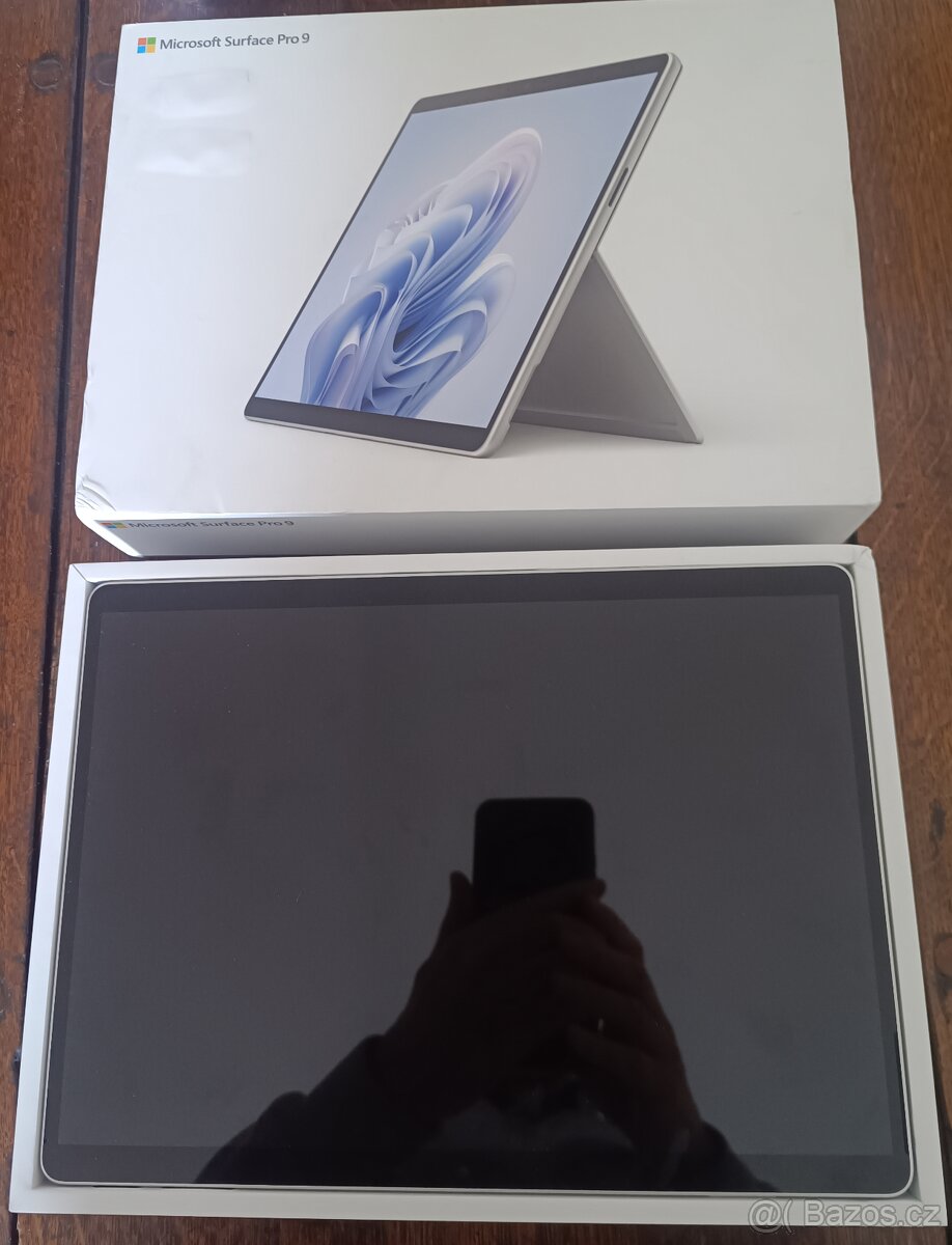 Jako nový Microsoft Surface Pro 9 - 2