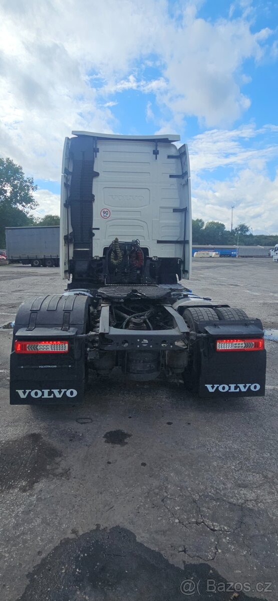 VOLVO FH 500 - TAHAČ NÁVĚSŮ - 2