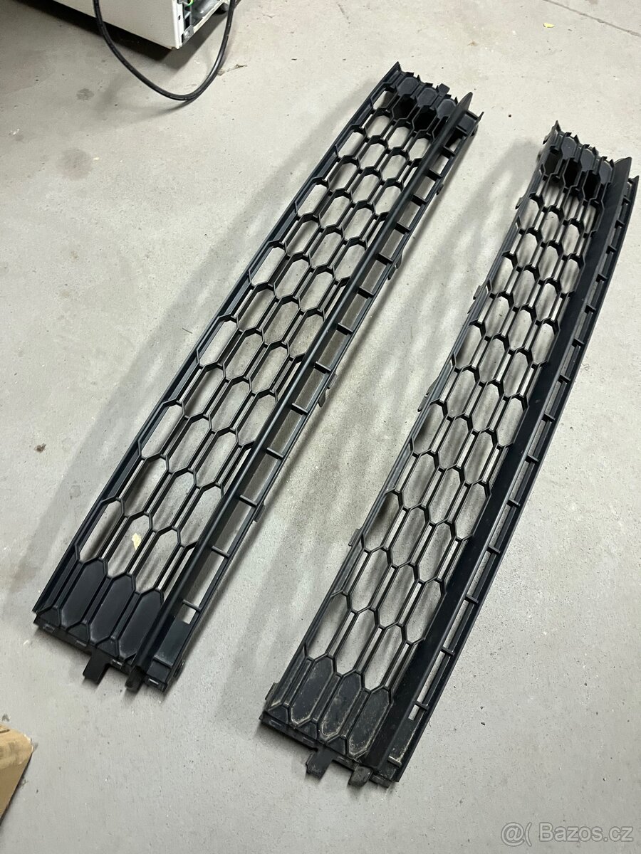 Spodní středové mřížky do předního nárazníku Škoda rapid - 2