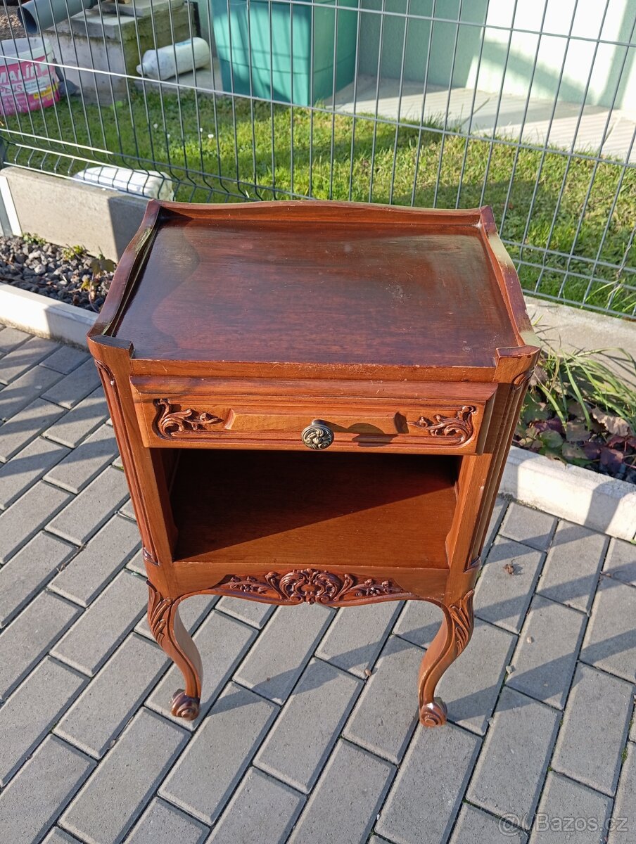 Starožitný noční stolek - 2