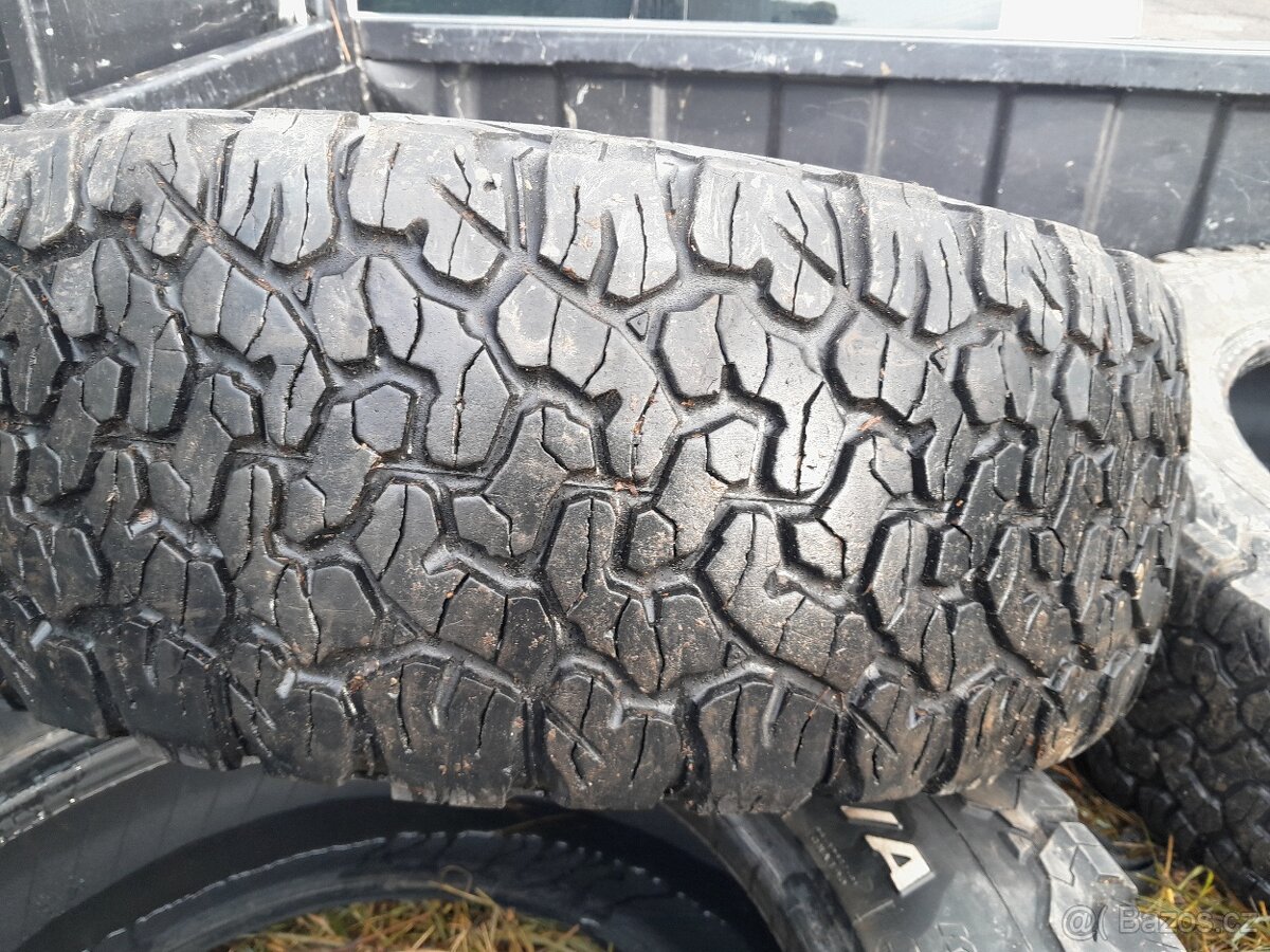 BF Goodrich 265/65 R17 120S All terrain T/A - 2