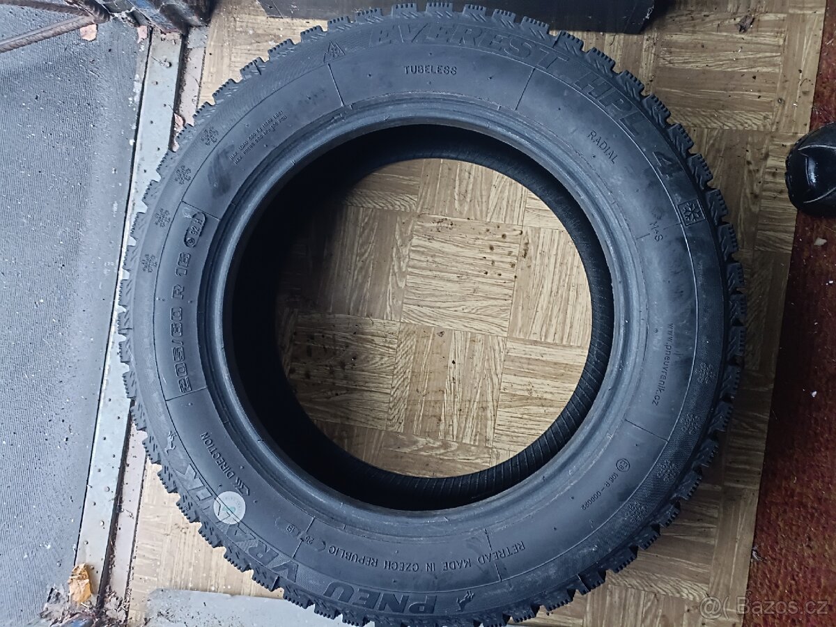 Prodám zimní pneu 205/60/16 - 2
