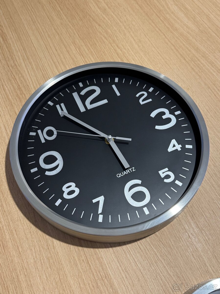 Set dvou nástěnných hodin - 2