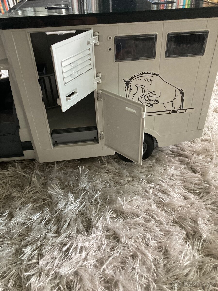 Přepravník na koně Bruder - 2