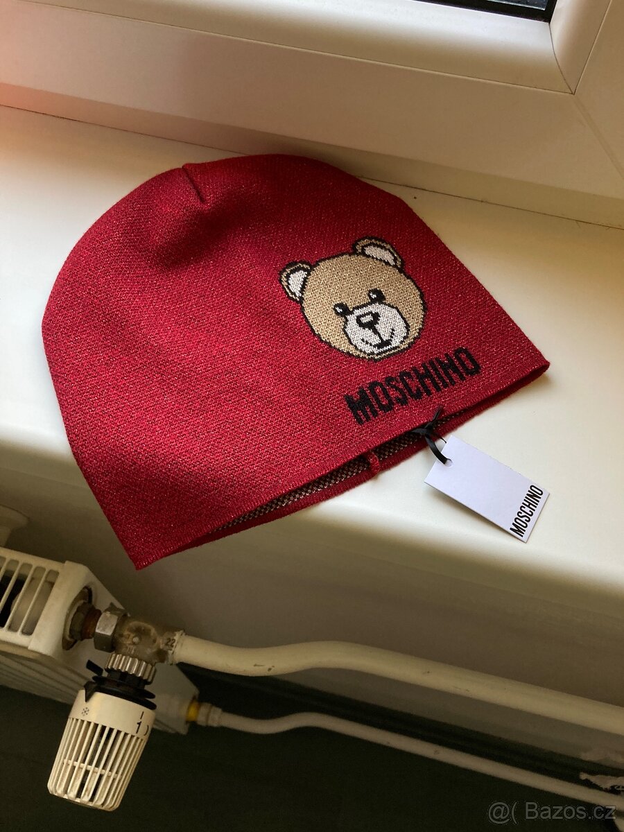 Čepice love moschino - 2