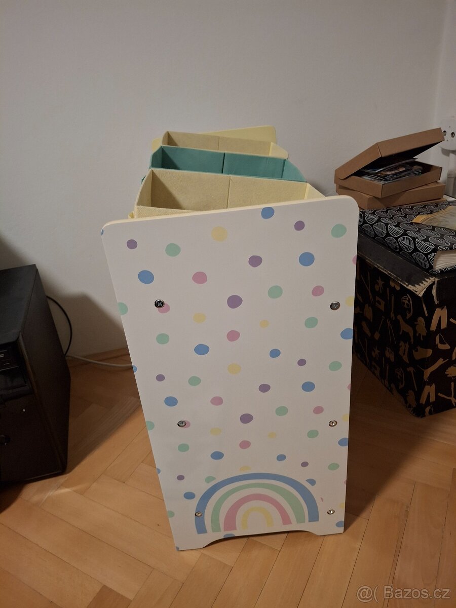 Dětský úložný regál - 2