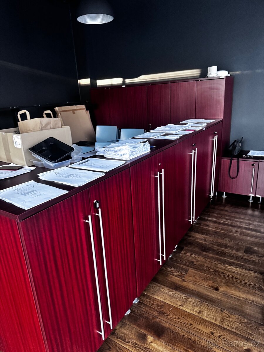 Kancelář-nábytek - 2