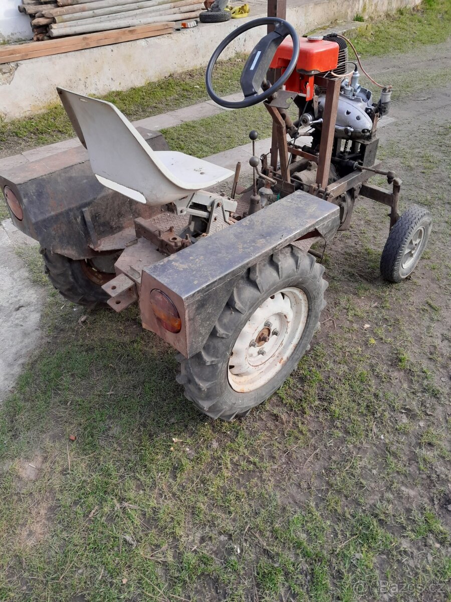 Traktor domácí výroby... - 2