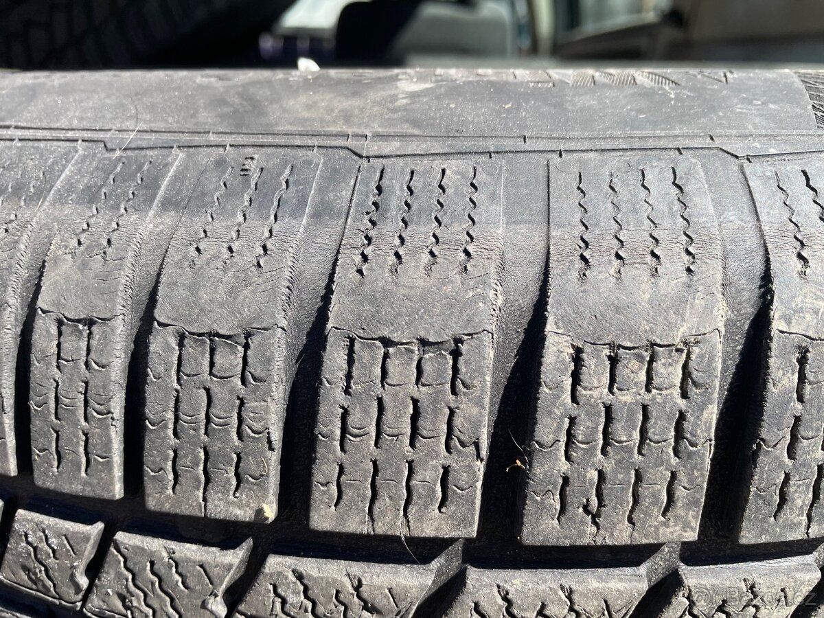 Zimní pneumatiky na dojetí 235/65 R17 - 2