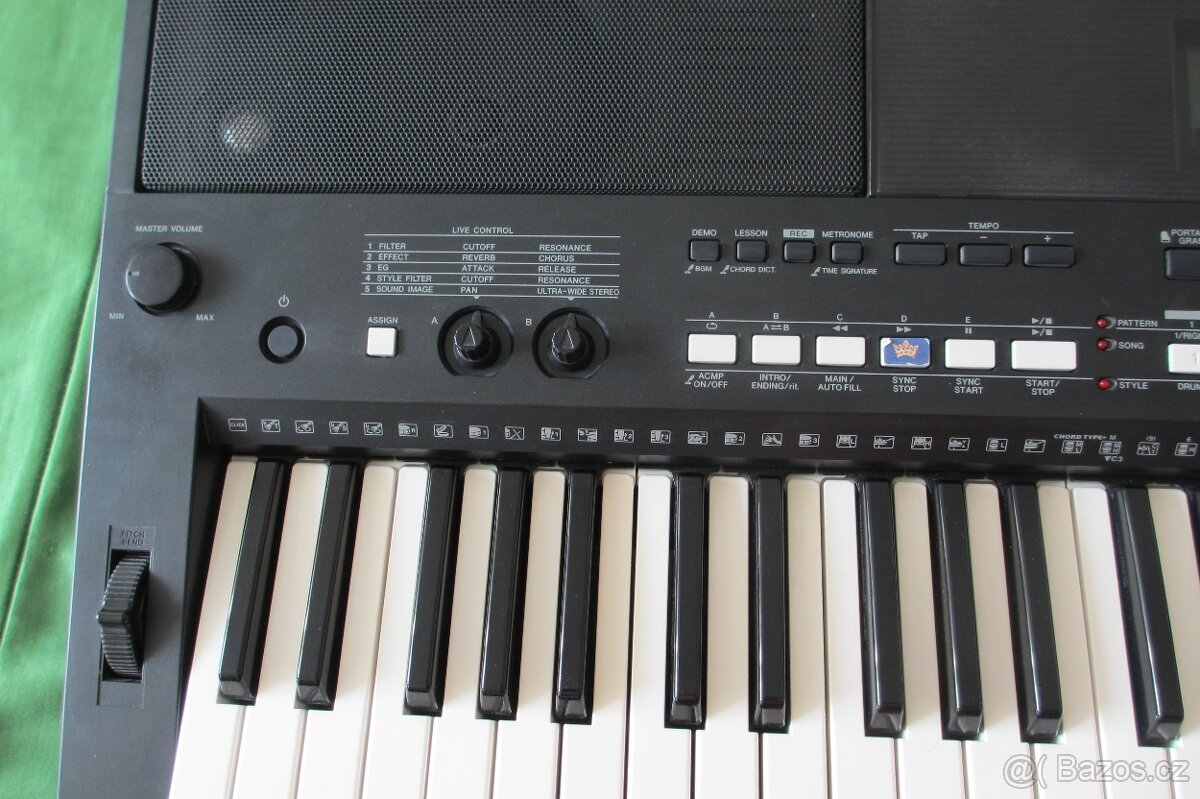 Klávesy Yamaha PSR-E433 - 2