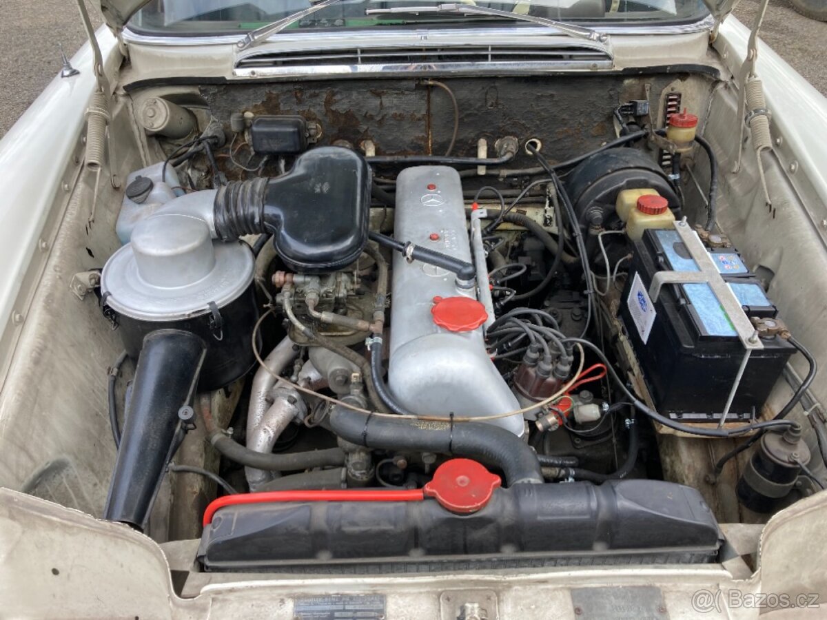 Mercedes Benz 220S W111
